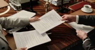 Why Every Entrepreneur Needs a Business Lawyer to Avoid Costly Legal Mistakes